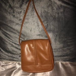 LIZ CLAIBORNE CAMEL LEATHER CROSSBODY BAG!